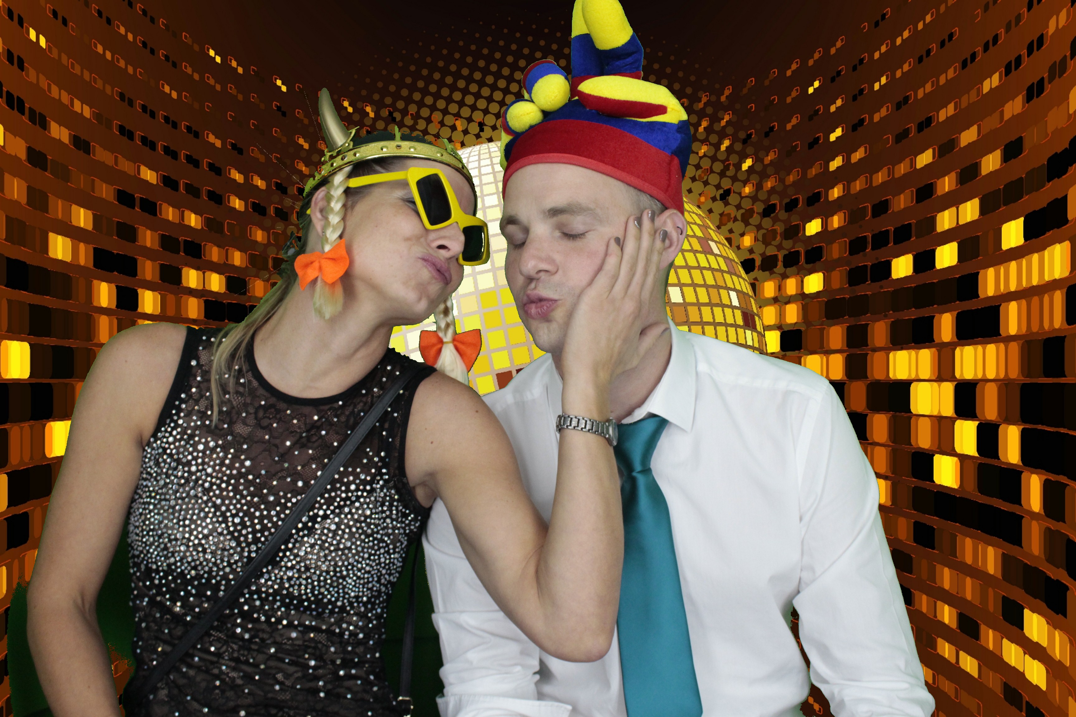 Mr & Mrs Austine | View more photos from the event at gallery.myphotoboothexperience.co.uk/u/MyPhotoBoothExperienceLtd/Mr-Mrs-Austine